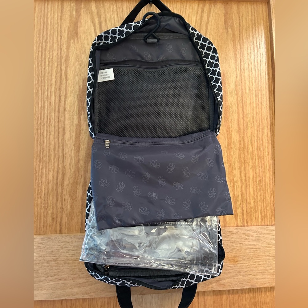Toiletry kit - Picture 2 of 3